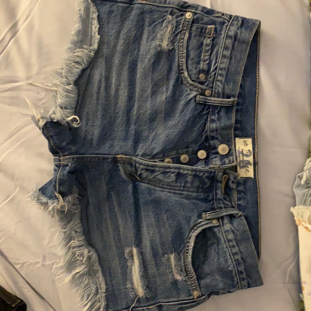 Free people denim distressed shorts size 26
